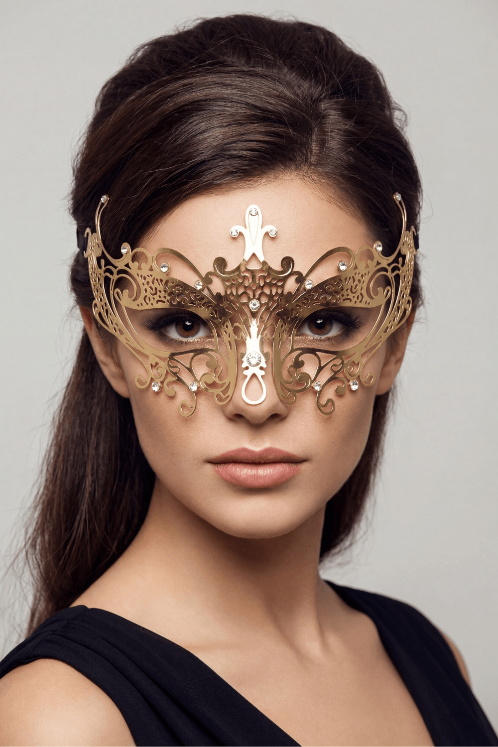 Masque vénitien Lucia rigide doré avec strass – Be Lily Accessories – vue 1