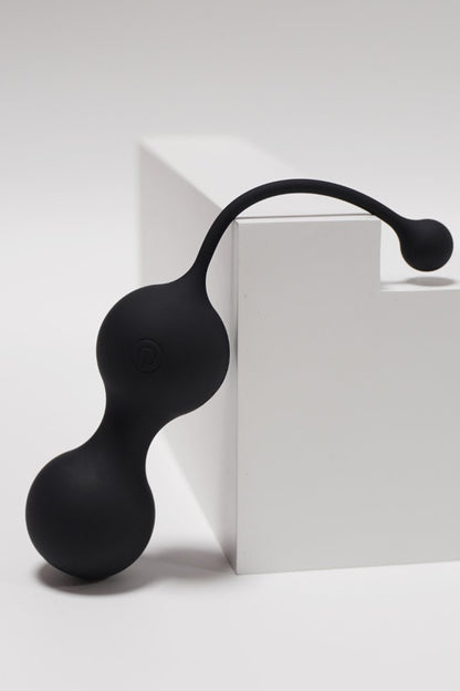 MINA Noir, Boules de Geisha en silicone médical USB avec télécommande – Coeur Ardent – vue 3