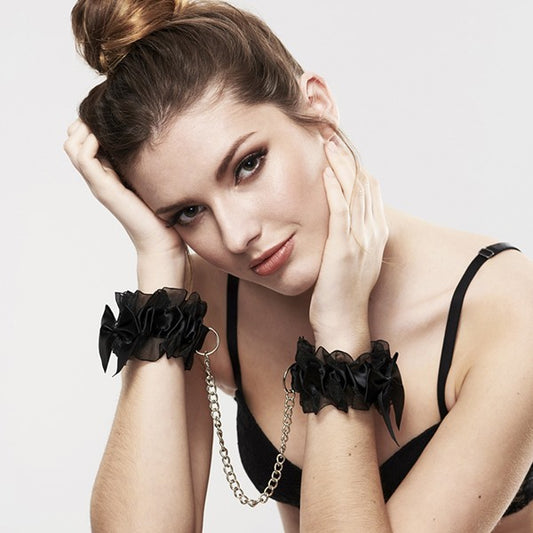 Menottes Frou Frou noires – Bijoux Indiscrets – vue 1