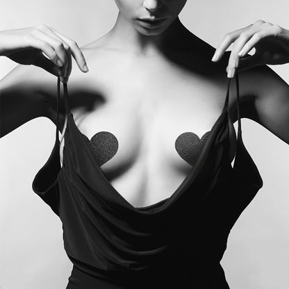 Flash – Cache-tétons Coeur – Noir – Bijoux Indiscrets – vue 5