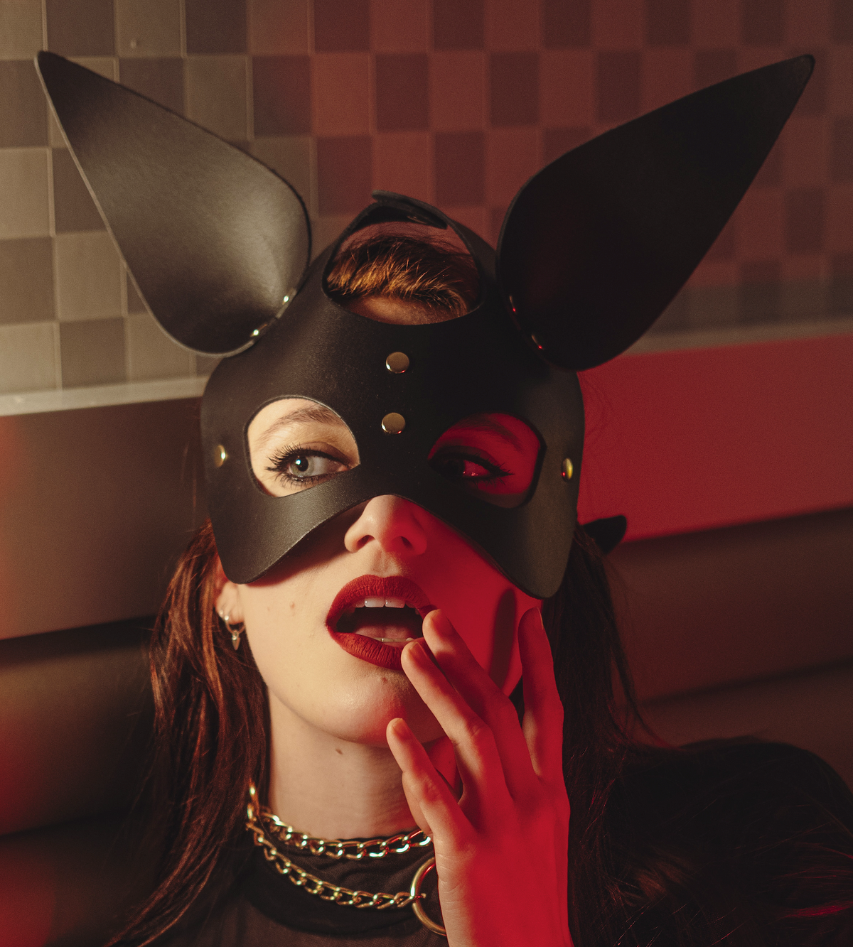 Masque Oreilles Lapin Noir et Gold – The Sinners – vue 1